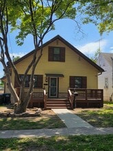 Building Photo - 2925 Maple St