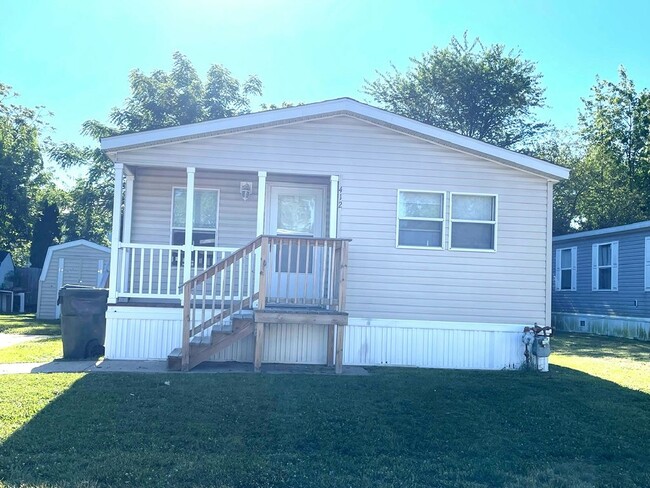 Building Photo - 412 Geneva Dr