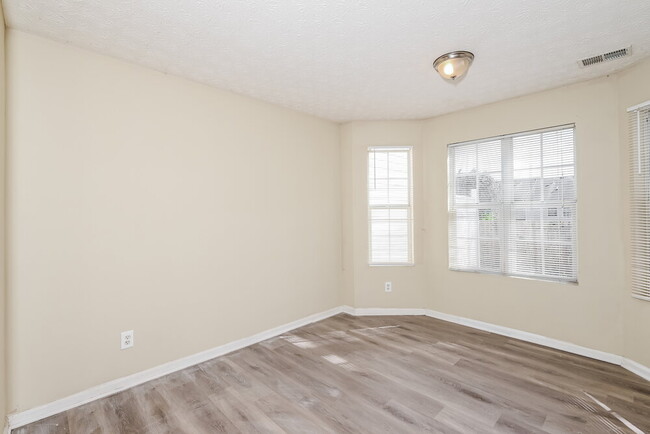 Building Photo - 5777 Strathmoor Manor Cir