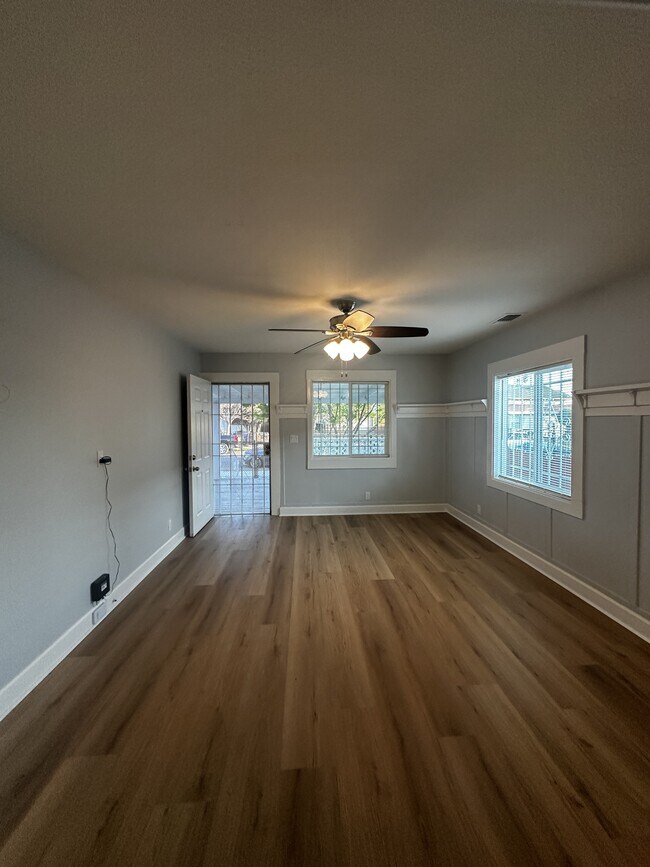 Building Photo - 1111 87th Ave