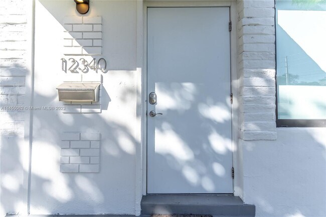 Foto del edificio - 12340 NE 9th Ave