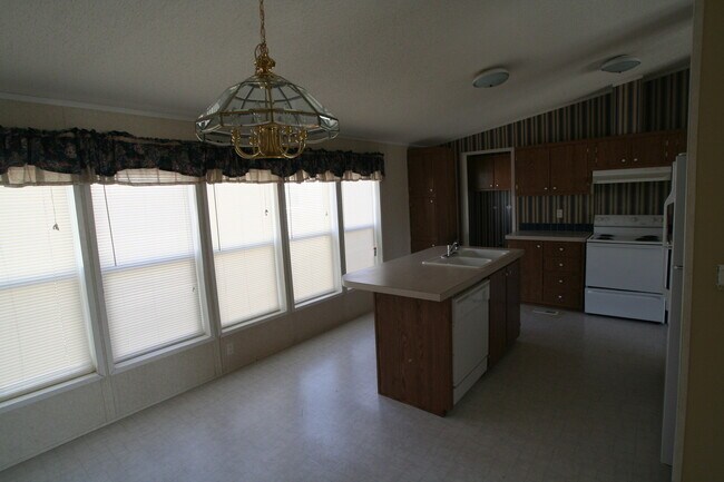 Foto del edificio - 3 bedroom in centralized location