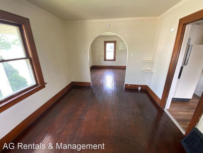 Building Photo - 3 br, 1.5 bath House - 710 E Rudisill Blvd