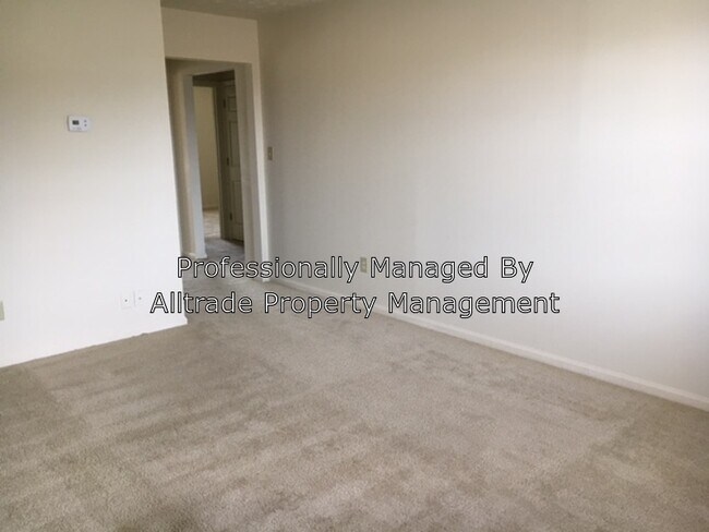 Building Photo - 2391 Chauvin Dr