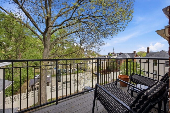 Foto del edificio - 261 S Limestone