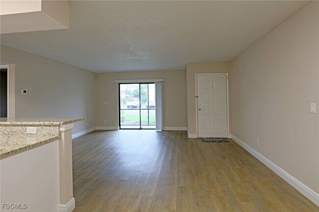 Building Photo - 5311 Summerlin Rd