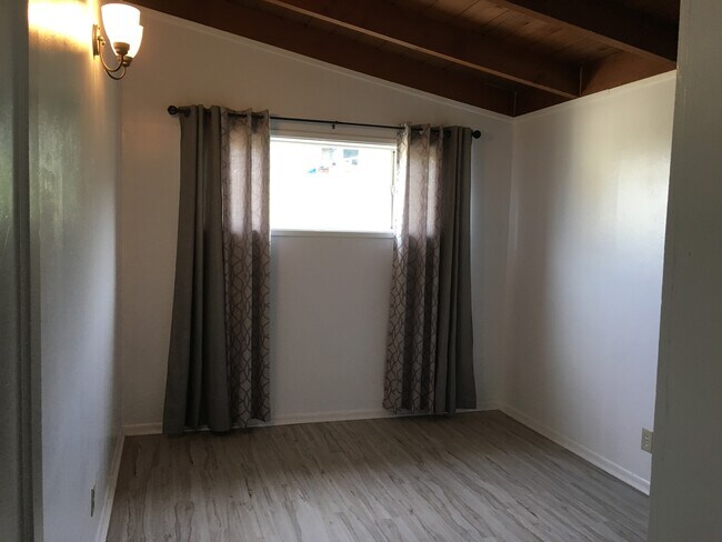 Foto del edificio - 1608 Montana St