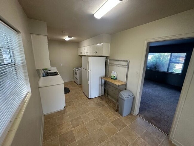 Foto del edificio - Beautiful 3 bedroom, 2 bath home located i...
