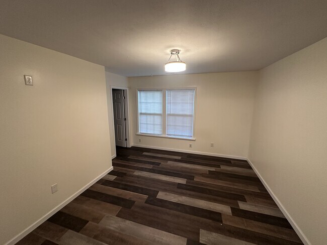 Foto del edificio - 8414 Rosalind Ct