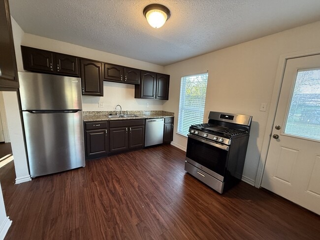 Building Photo - 7665 Dahlen St