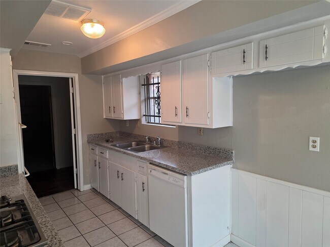 Foto del edificio - 9626 Guest St