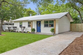 Building Photo - 133 Hickory Dr