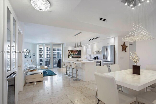 Foto del edificio - 4775 Collins Ave