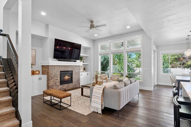 Foto del edificio - Modern Rustic Luxury Just Minutes from Dow...