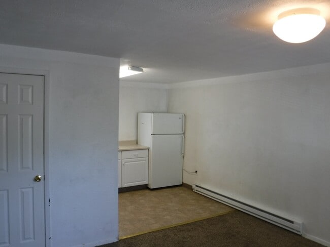 Building Photo - 9837 Olympic Dr NE