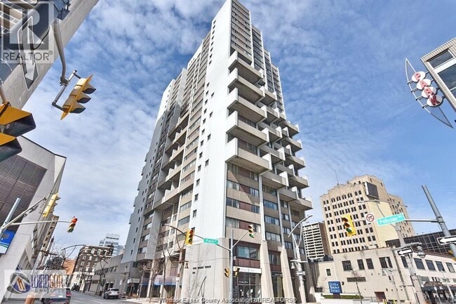 Building Photo - 380 Pelissier St