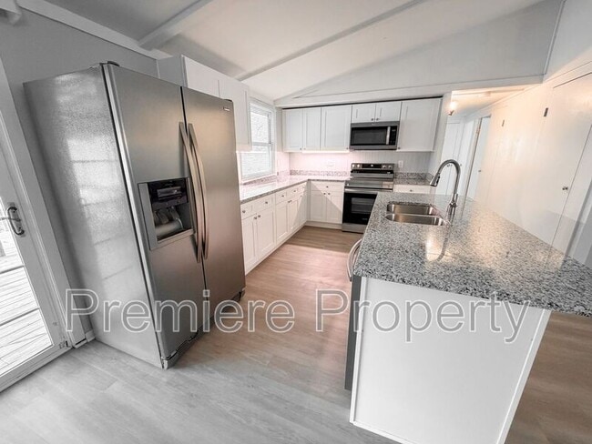 Foto del edificio - 5803 N Highland Ave