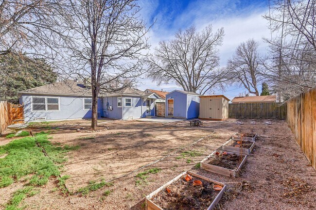 Foto del edificio - 2317 De Soto Rd