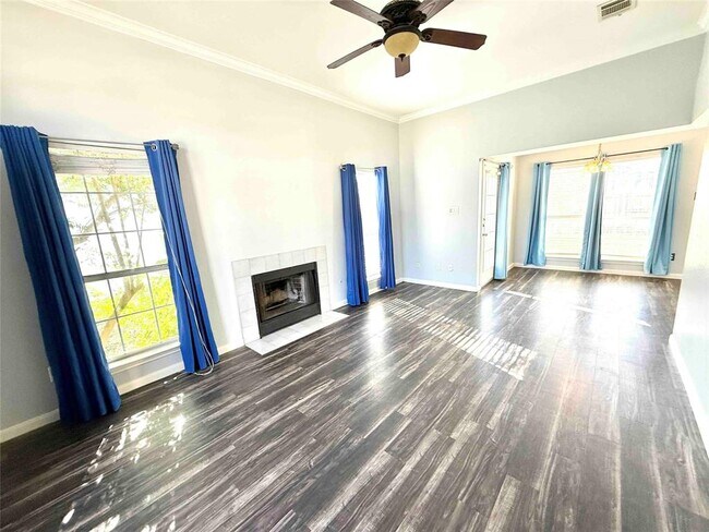 Foto del edificio - 1005 Tamra Cove