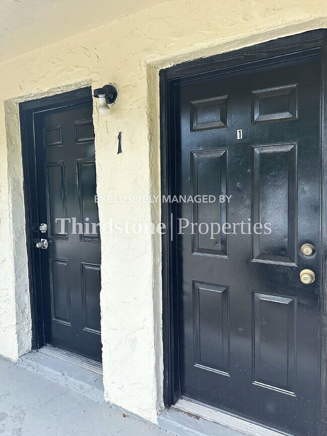 Foto del edificio - 1819 W 6th St