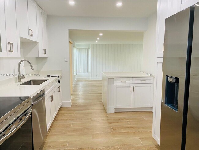 Foto del edificio - 8130 SW 37th Terrace