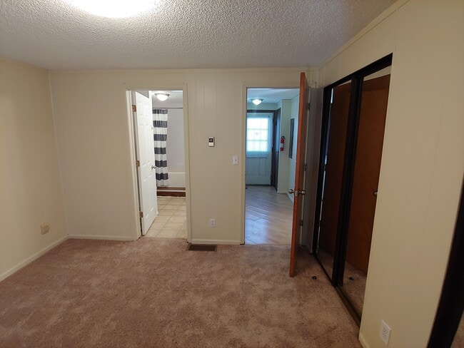 Building Photo - 3265 N Princess Cir
