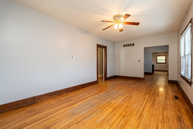 Building Photo - 350 N Edwards