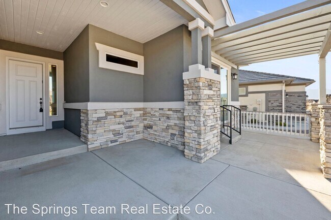 Foto del edificio - 5 br, 4.5 bath House - 1955 Walnut Creek Ct