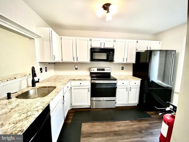 Building Photo - 803 Chesterwood Ct