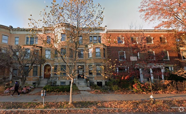 Building Photo - 1728 Beacon St