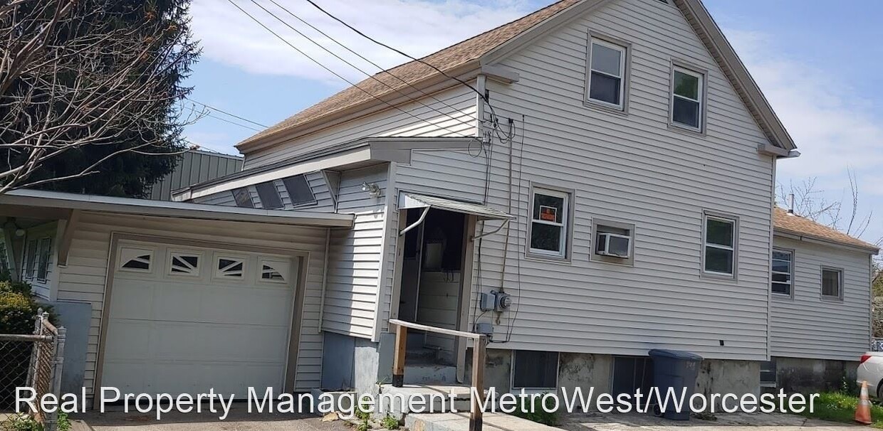 Primary Photo - 3 br, 1 bath House - 1 Railroad Court