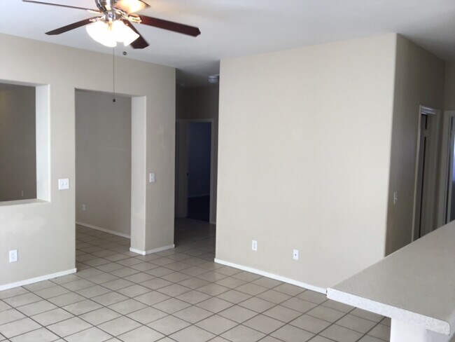 Foto del edificio - 5706 E Forge Cir
