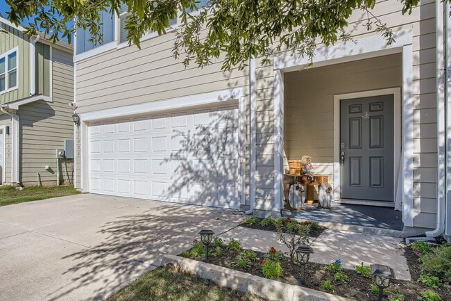 Building Photo - 11804 Saddle Rock Dr