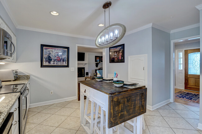 Kitchen - 235 Williams Rd