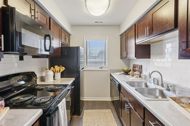 Building Photo - Northlake Village
