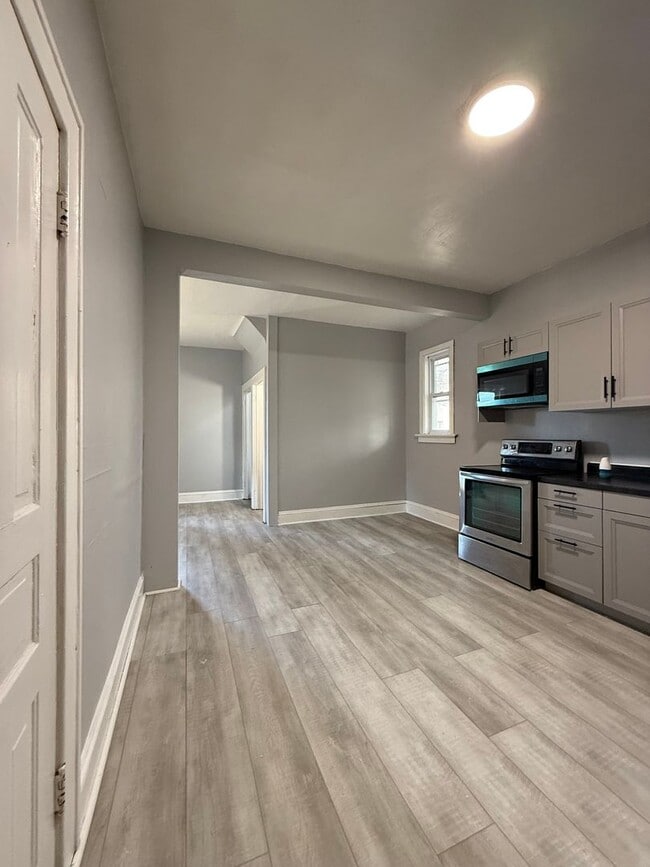 Building Photo - 1415-1417 Warren Street