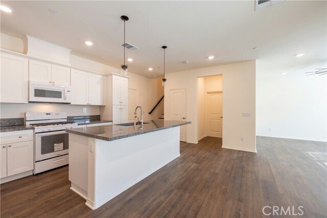 Foto del edificio - 7058 Vernazza Pl