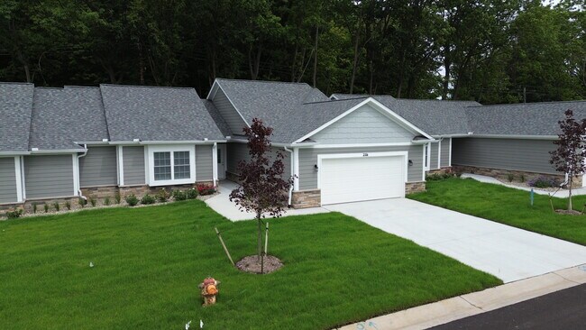 Foto del edificio - 2130 Carriage Hill Cir
