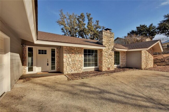 Building Photo - 18 Country Ln
