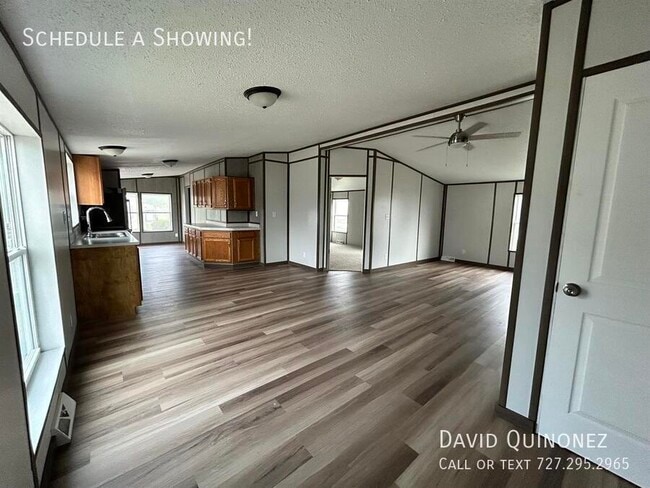 Building Photo - 4614 E Old Trail Rd