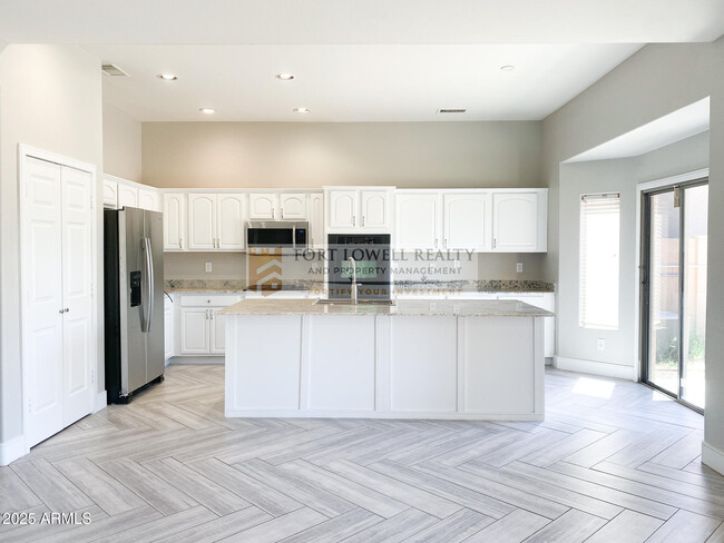 Building Photo - 5505 W Pecan Rd