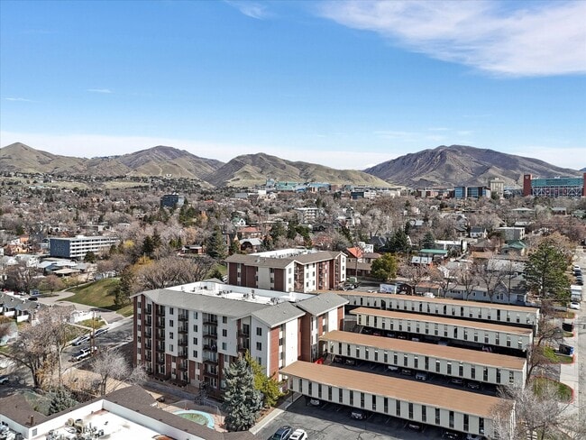 Building Photo - 1032 E 400 S