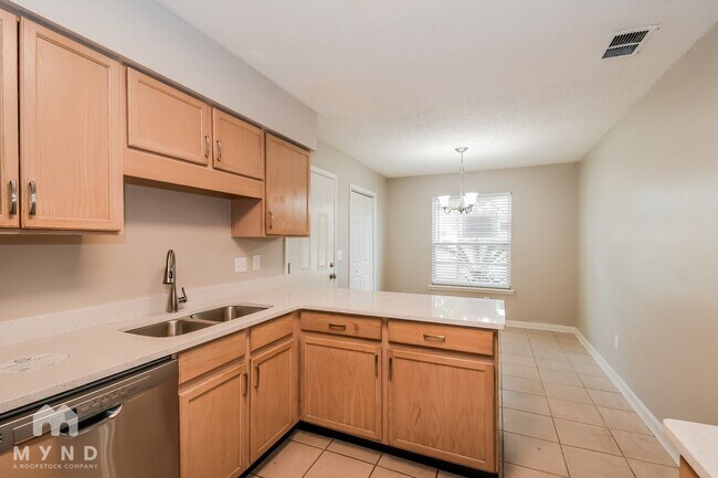 Building Photo - 10958 Mandarin Station Dr E
