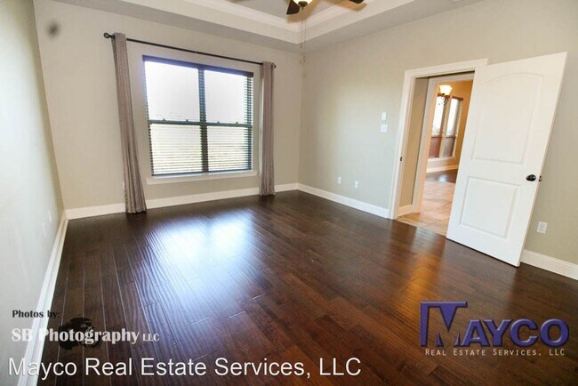 Building Photo - 4 br, 2 bath House - 2912 Paradise Dr.