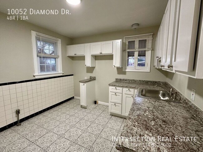 Foto del edificio - 10052 Diamond Dr