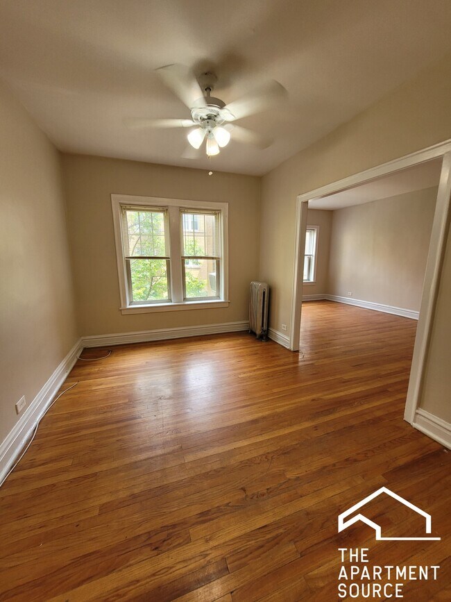 Building Photo - 916 Reba Pl