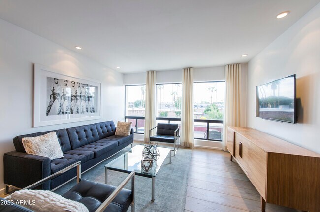 Foto del edificio - 7319 E Northland Dr