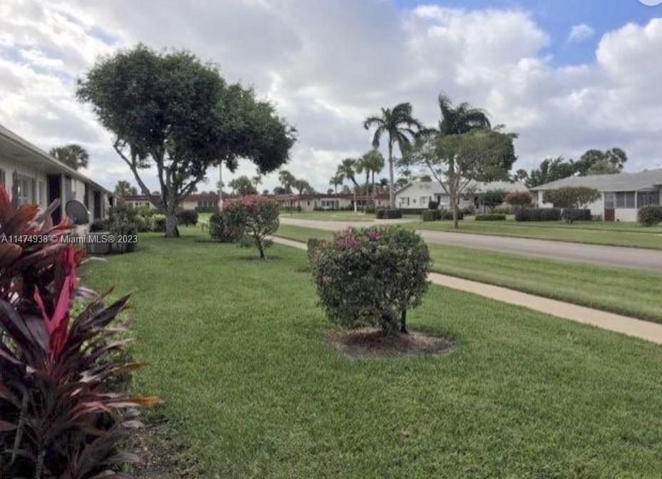 2729 Emory Dr W Unit H, Haverhill, FL 33415 Condo for Rent in