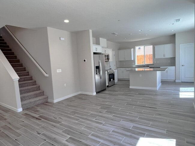 Building Photo - 2909 E Veleta Dr