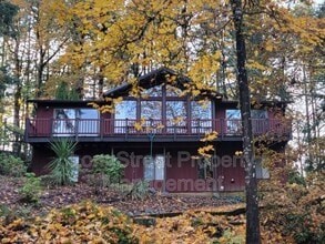 Building Photo - 2720 NW Glenwood Dr